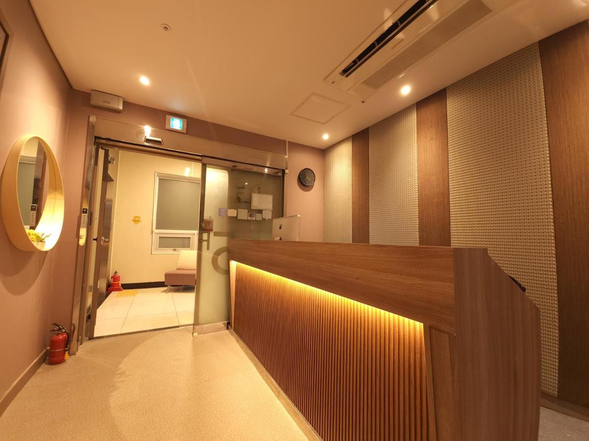 Oyo Hostel Myeongdong 2 Сеул Екстериор снимка