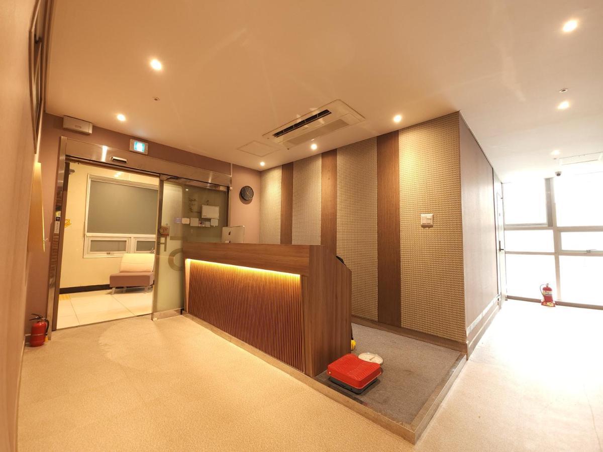 Oyo Hostel Myeongdong 2 Сеул Екстериор снимка