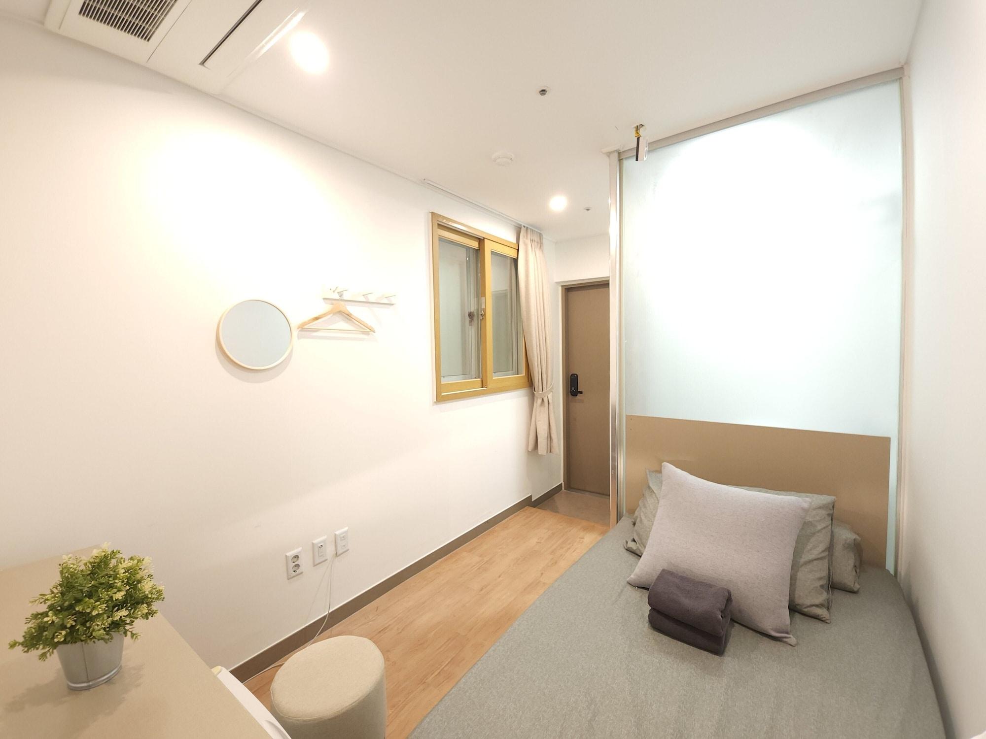 Oyo Hostel Myeongdong 2 Сеул Екстериор снимка