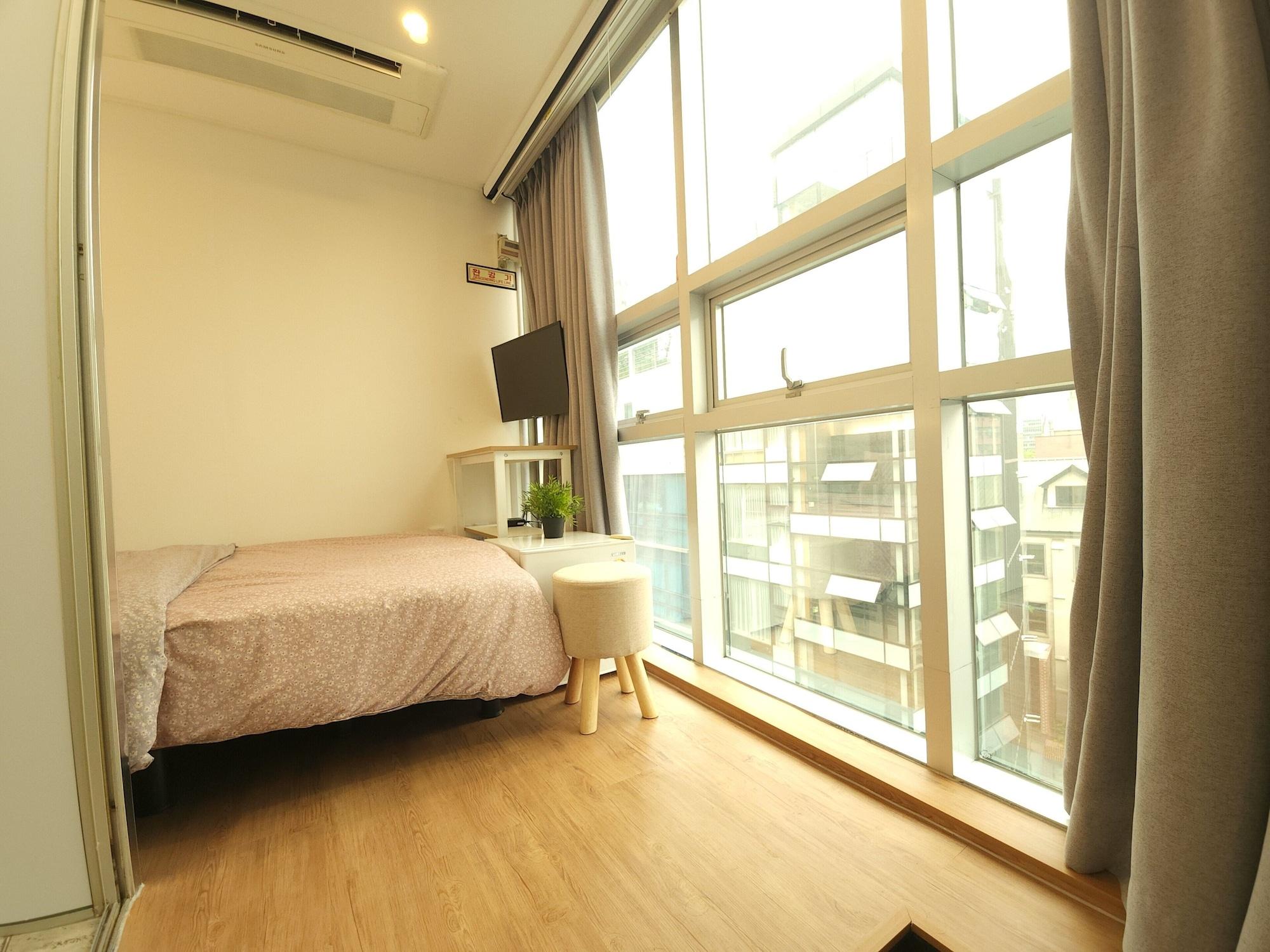 Oyo Hostel Myeongdong 2 Сеул Екстериор снимка