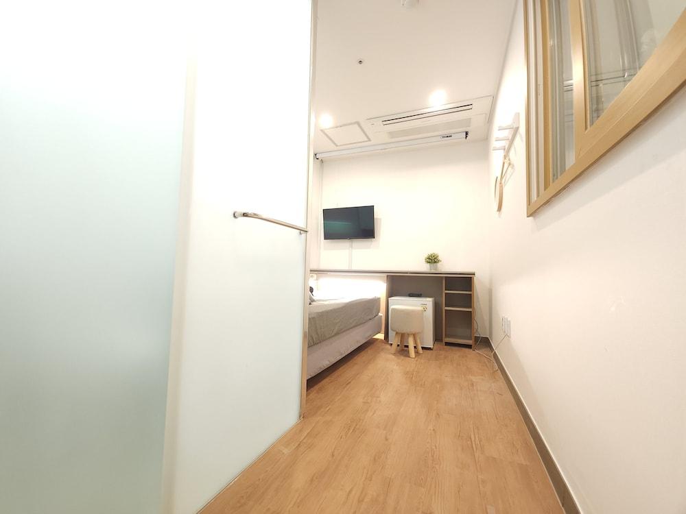Oyo Hostel Myeongdong 2 Сеул Екстериор снимка