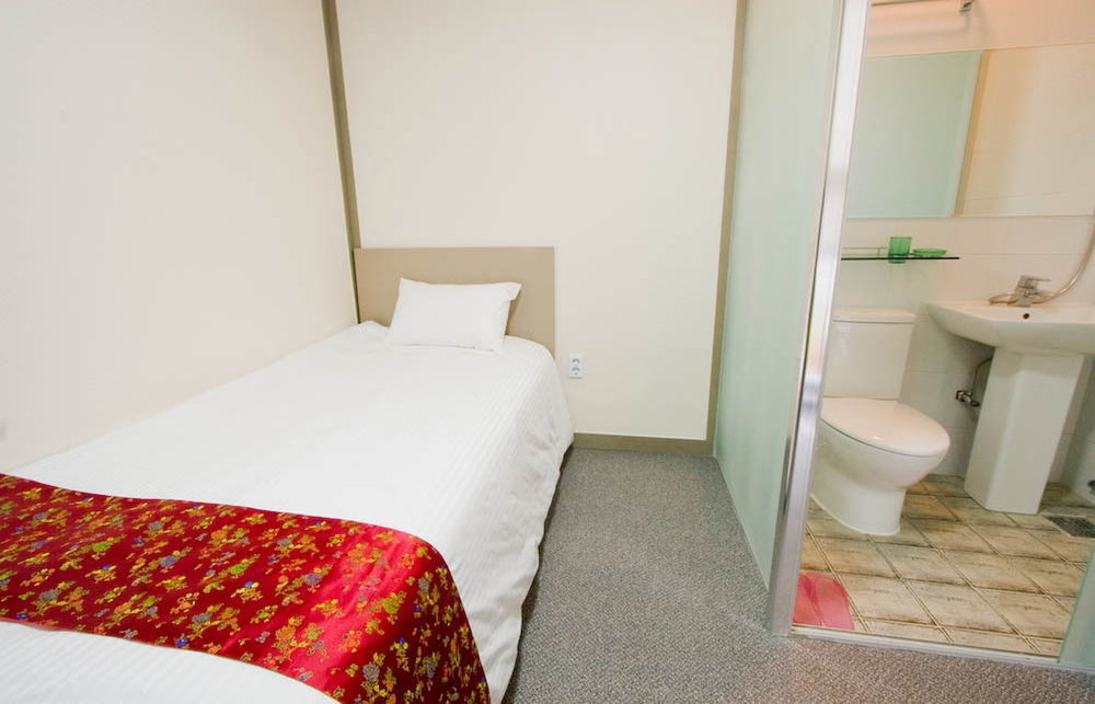 Oyo Hostel Myeongdong 2 Сеул Екстериор снимка