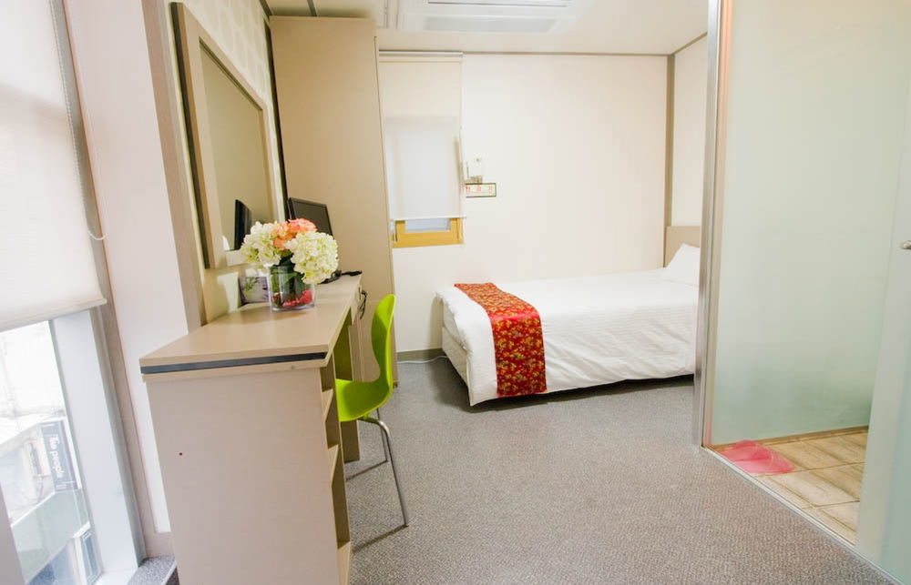 Oyo Hostel Myeongdong 2 Сеул Екстериор снимка