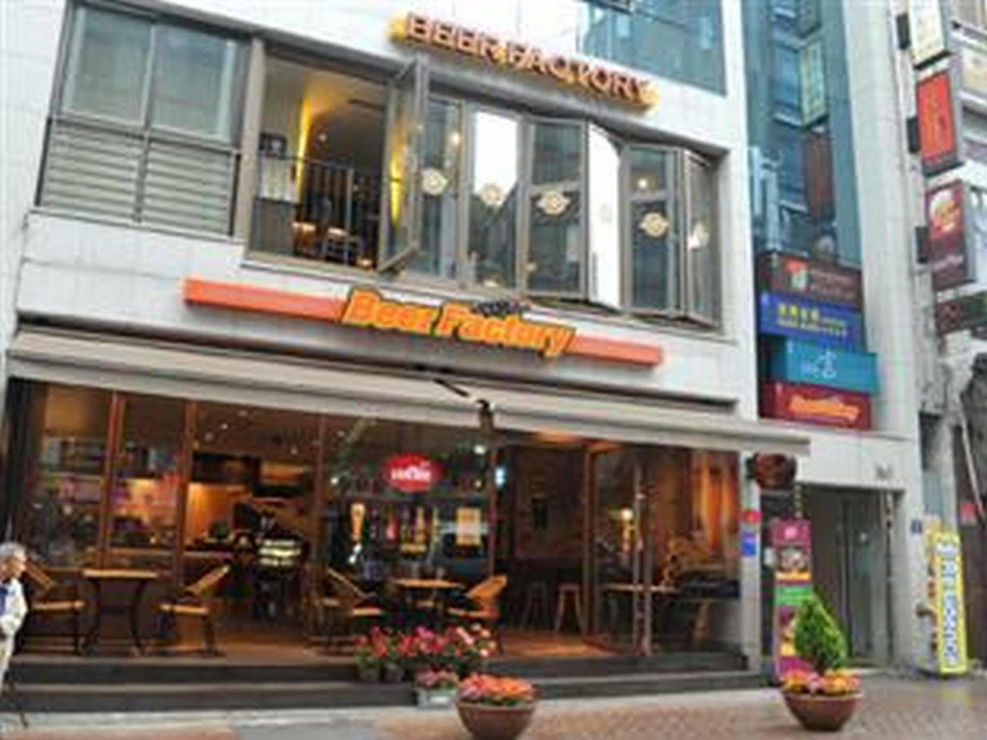Oyo Hostel Myeongdong 2 Сеул Екстериор снимка